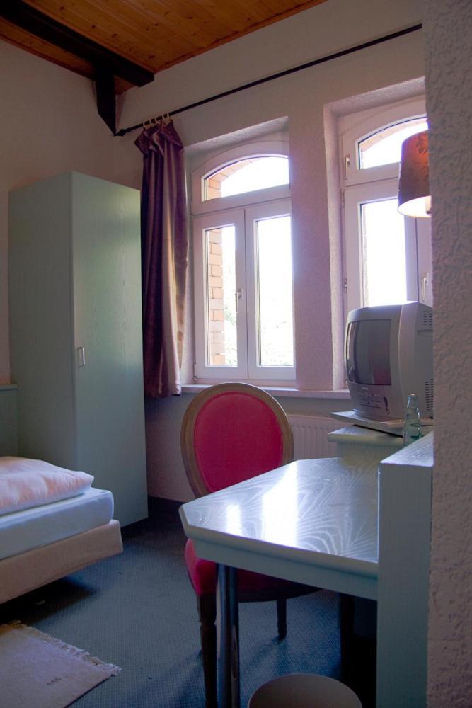 Gasthof Schloss Hubertus Erfurt Bagian luar foto